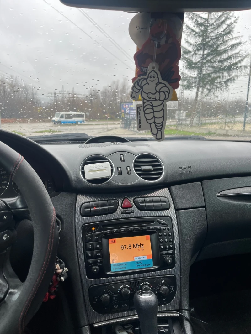 Mercedes-Benz CLK, снимка 7 - Автомобили и джипове - 52676394