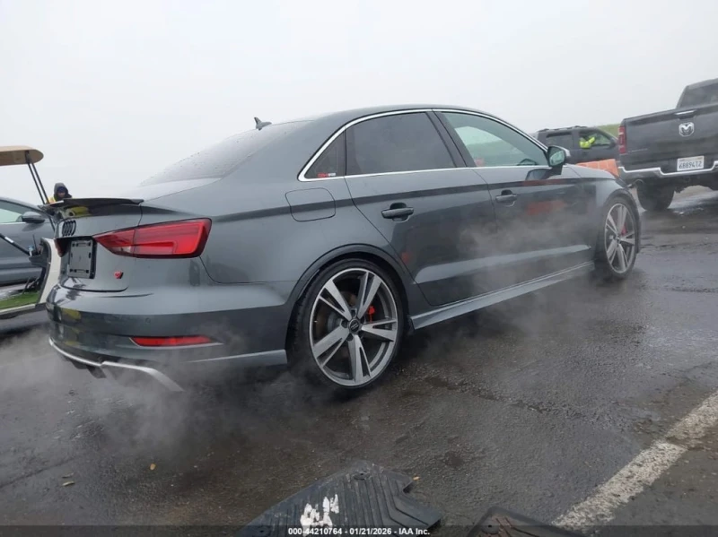 Audi Rs3 * 2.5T * CARFAX * БЕЗ ПЪРВОНАЧАЛНА ВНОСКА, снимка 4 - Автомобили и джипове - 53422909