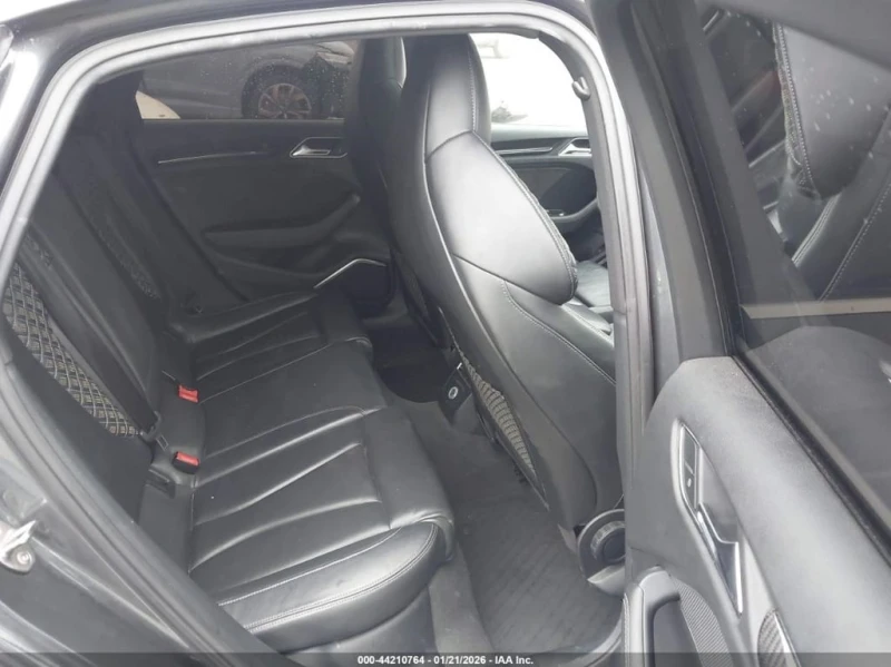 Audi Rs3 * 2.5T * CARFAX * БЕЗ ПЪРВОНАЧАЛНА ВНОСКА, снимка 8 - Автомобили и джипове - 53422909