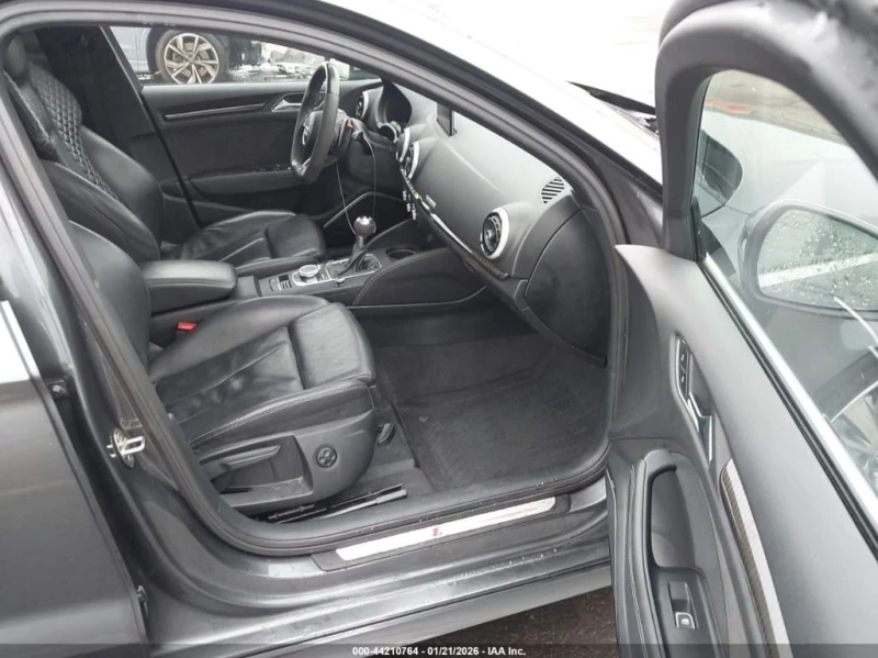 Audi Rs3 * 2.5T * CARFAX * БЕЗ ПЪРВОНАЧАЛНА ВНОСКА, снимка 5 - Автомобили и джипове - 53422909