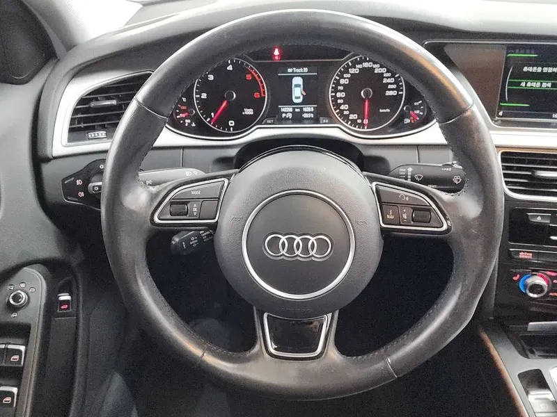 Audi A4 2.0 TDI Quattro - САМО 30% АВАНС, снимка 14 - Автомобили и джипове - 55487023