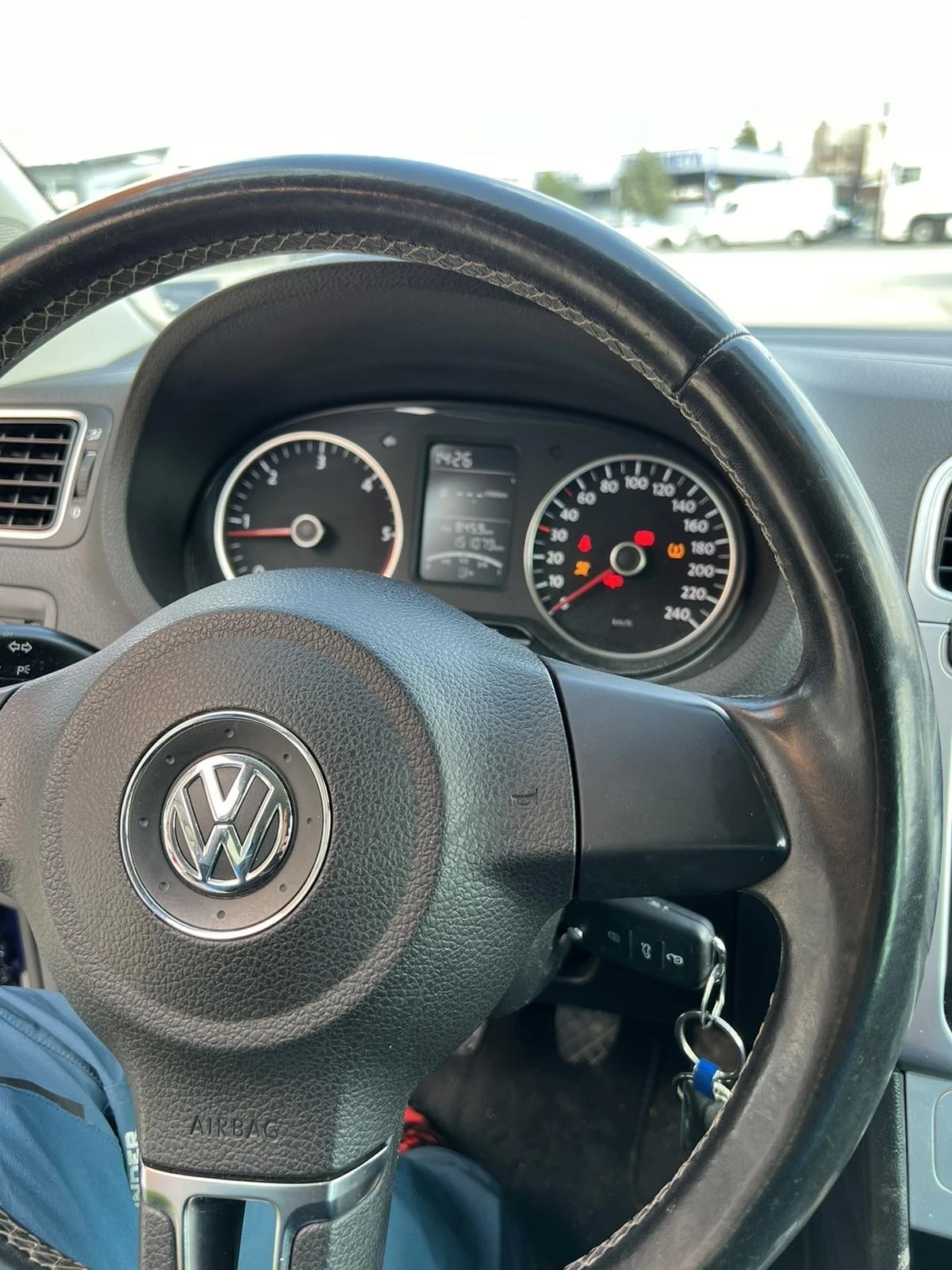 VW Polo 1.6 - изображение 8