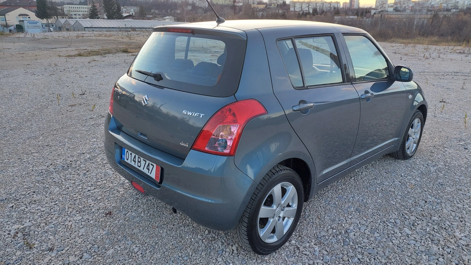 Suzuki Swift 1.3i 4X4 FACELIFT Германия - изображение 8