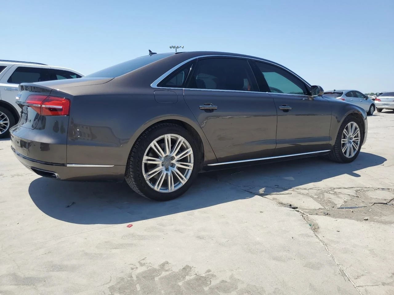 Audi A8 L 4.0* MATRIX* МАСАЖ* ОБДУХ* PANO* BOSE* DISTRONIC - изображение 6
