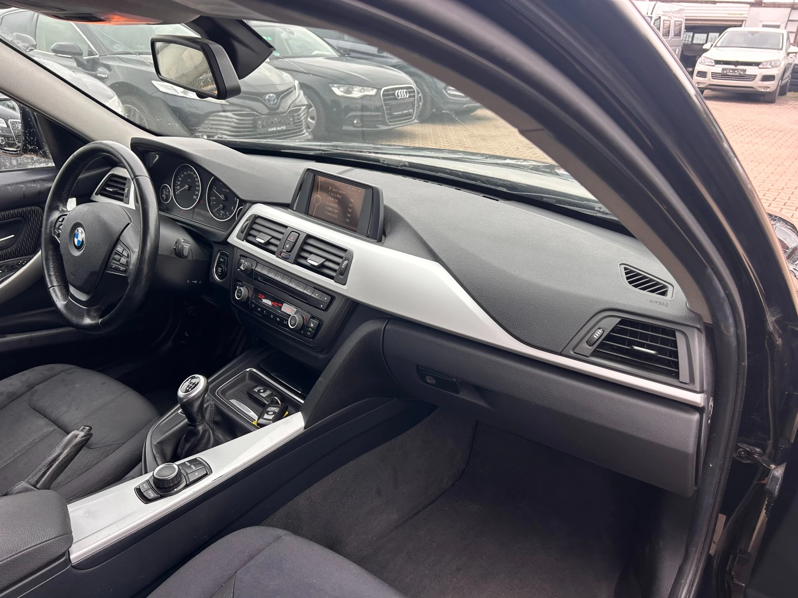 BMW 318 D NAVI EURO 5 - изображение 10