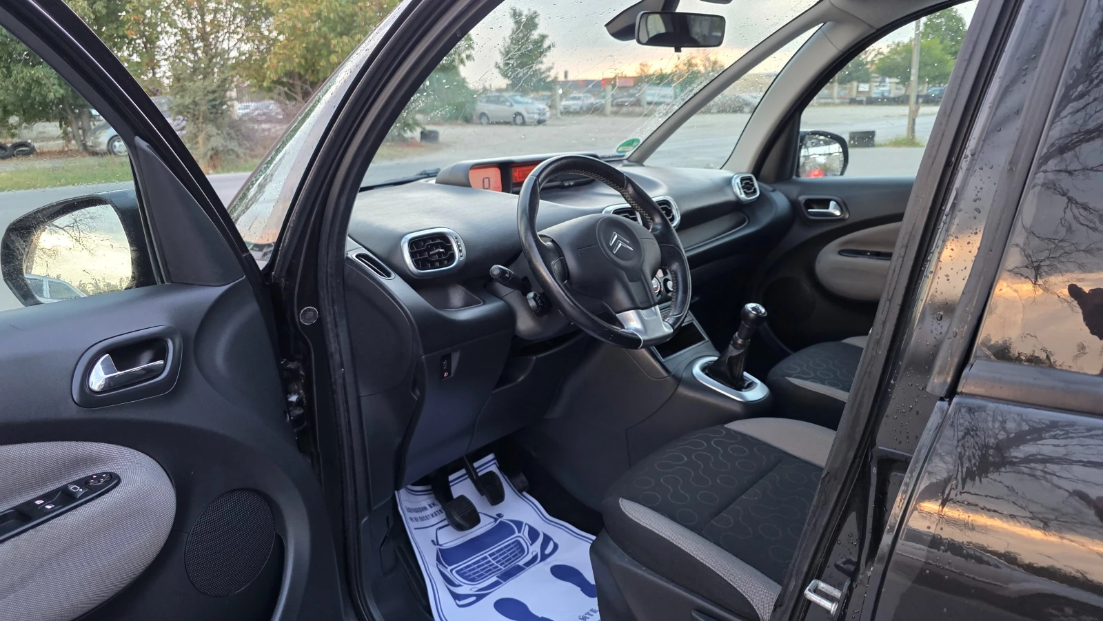 Citroen C3 Picasso 122000км КАТО ЧИСТО НОВА  - изображение 6