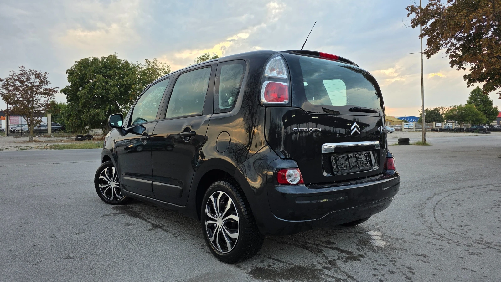 Citroen C3 Picasso 122000км КАТО ЧИСТО НОВА  - изображение 4