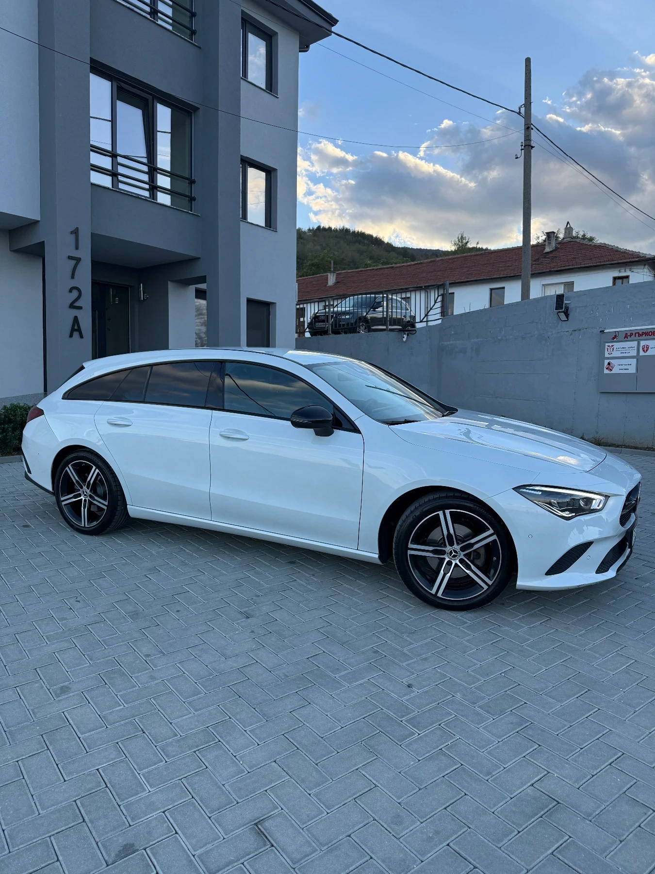 Mercedes-Benz CLA 200 ГАРАНЦИОНЕН!! 2024Г 64ХИЛ КМ / БЕЗ ЗАБЕЛЕЖКА!! - изображение 3