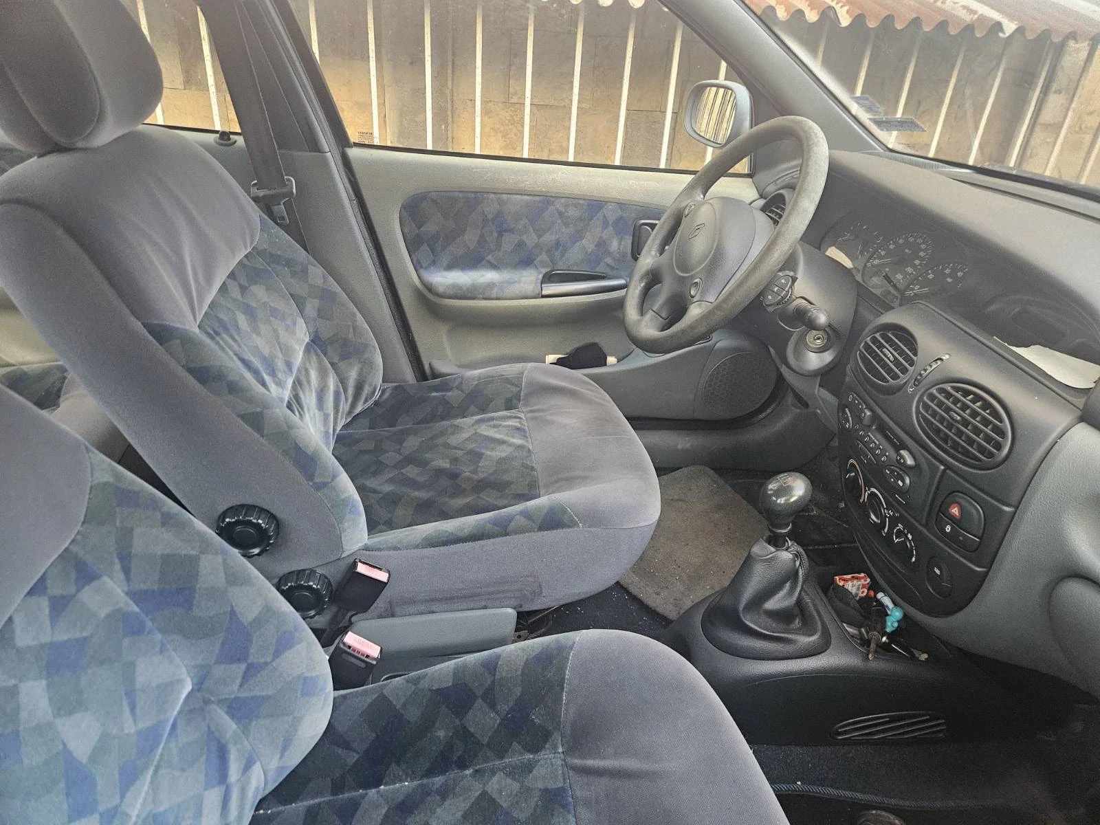 Renault Megane   10.12.25 | Mobile.bg   2