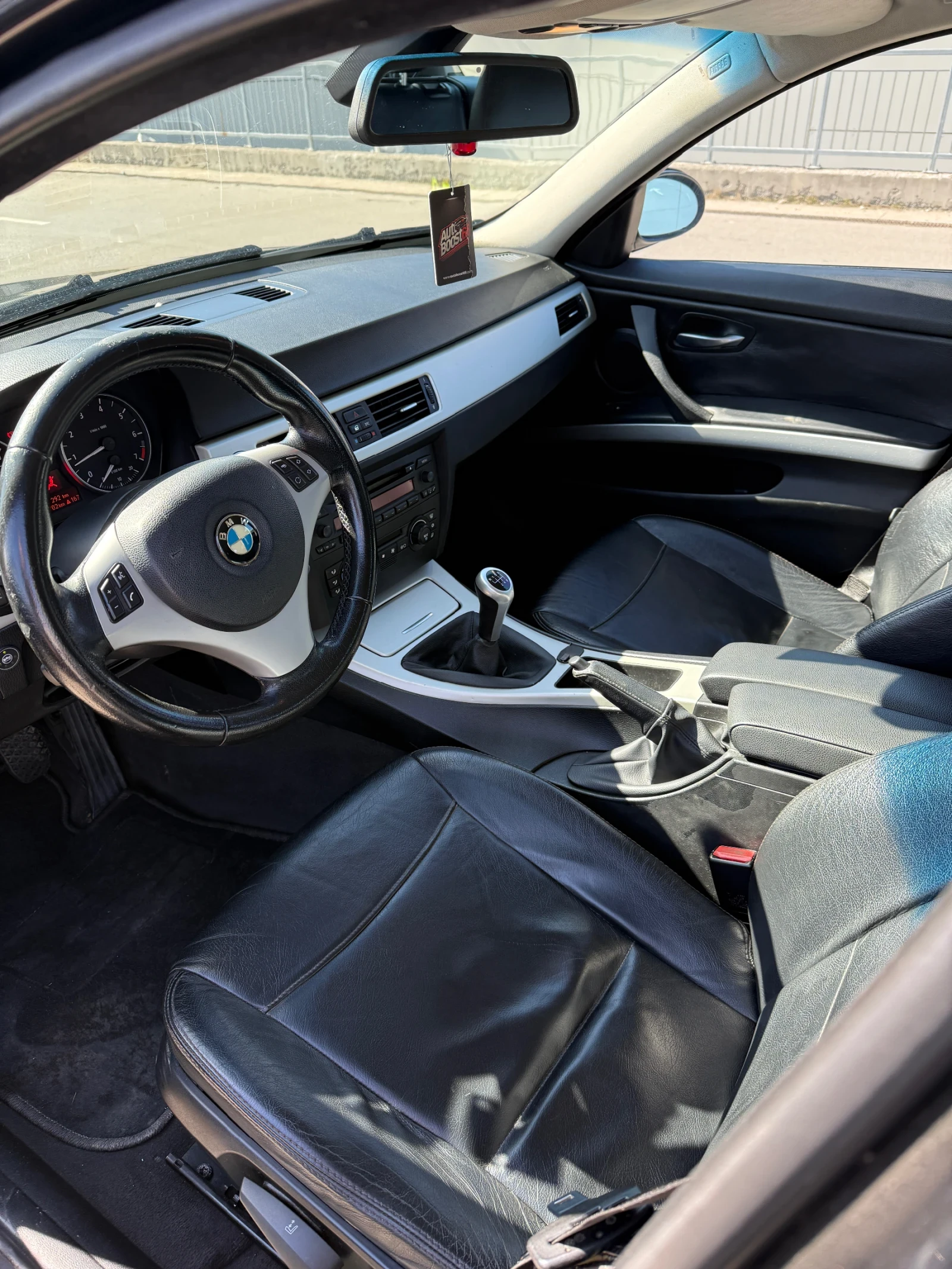 BMW 320, снимка 9 - Автомобили и джипове - 52657434