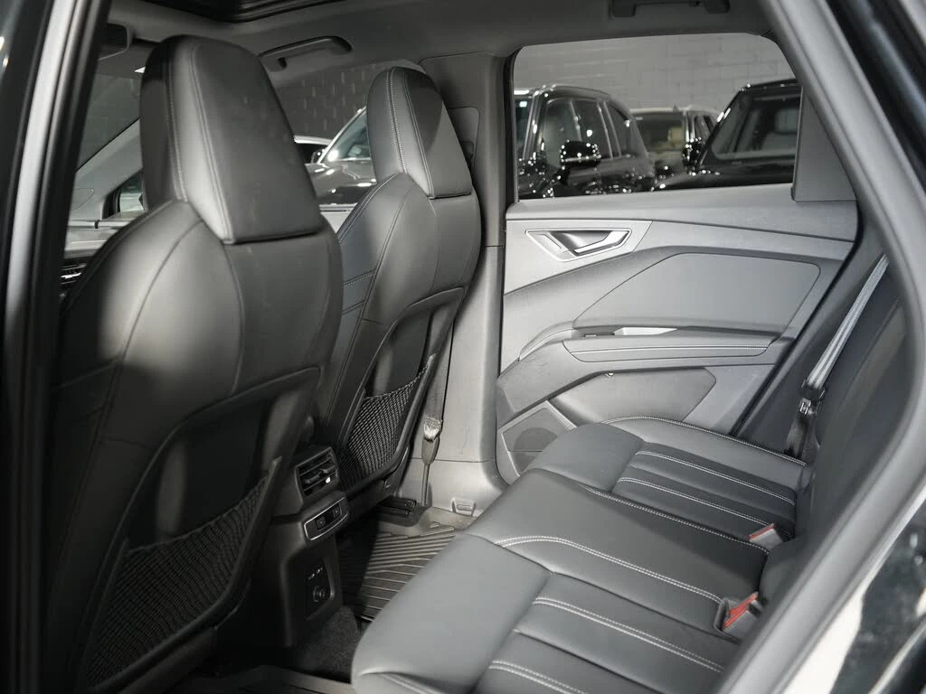 Audi E-Tron Q4 e-tron  - изображение 10