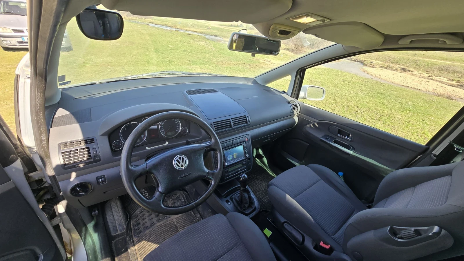 VW Sharan 1.9 TDI PD, снимка 13 - Автомобили и джипове - 53755707