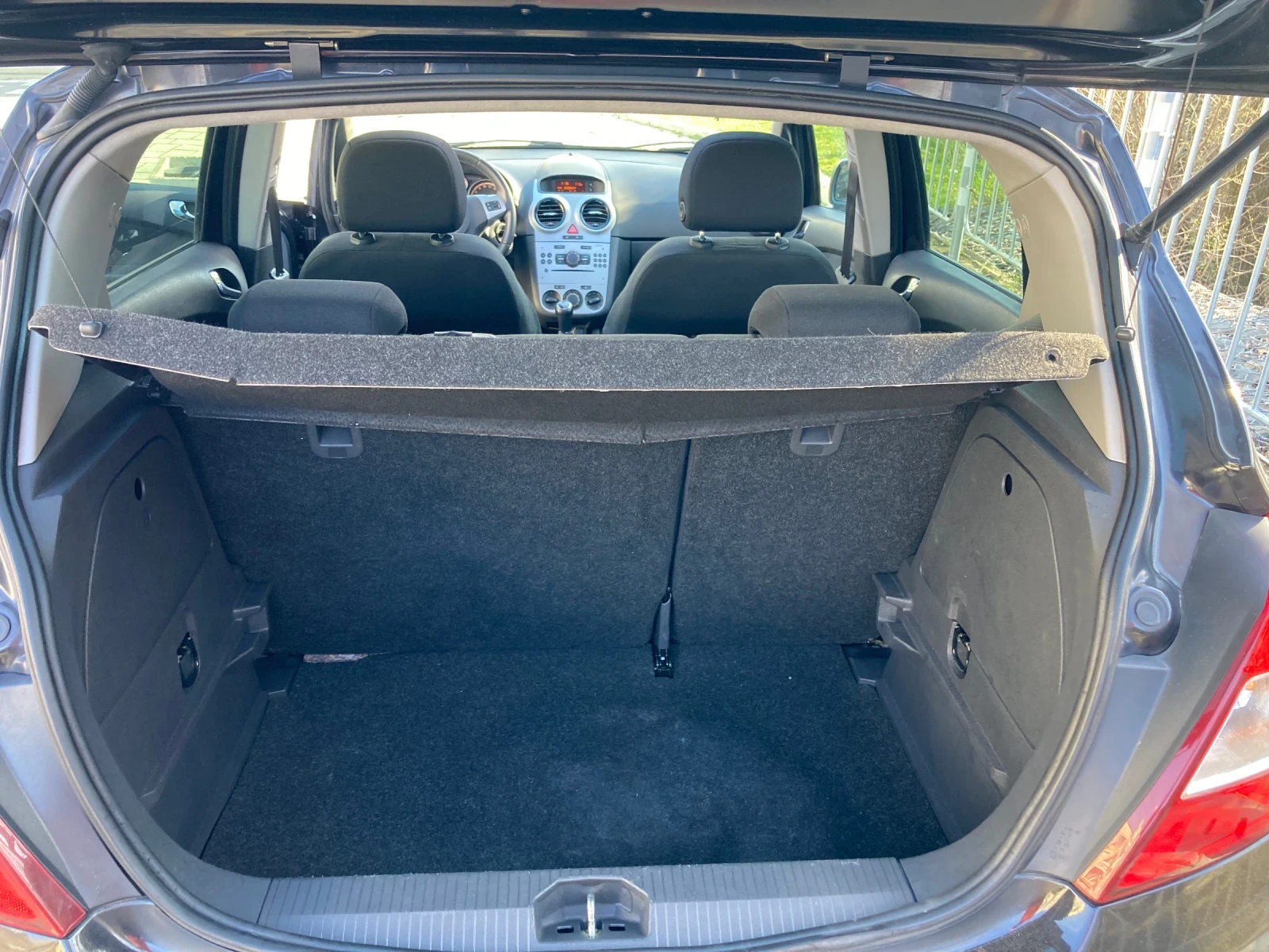 Opel Corsa 1.3 дизел, снимка 7 - Автомобили и джипове - 54004463