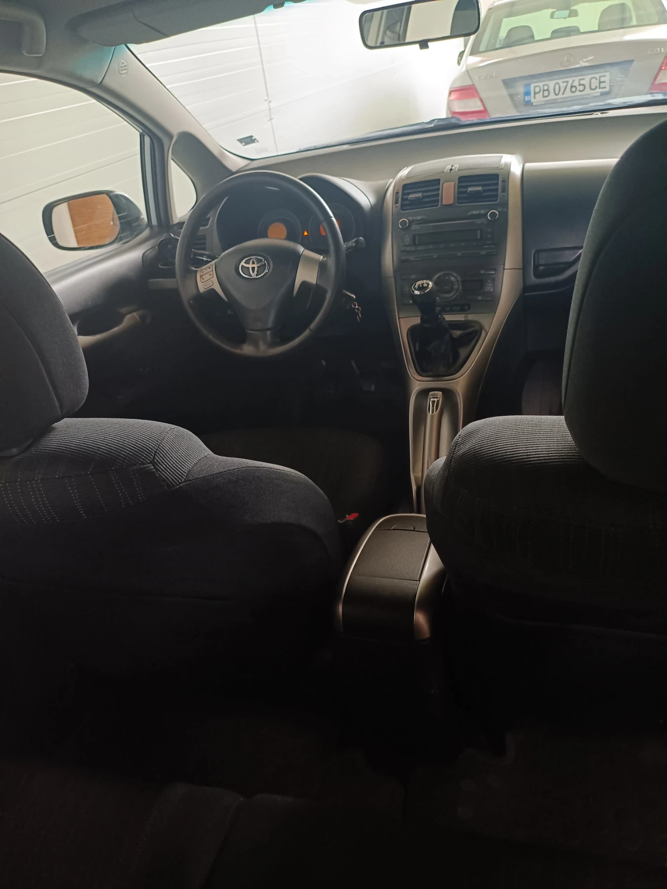 Toyota Auris 1.6, снимка 5 - Автомобили и джипове - 54088547