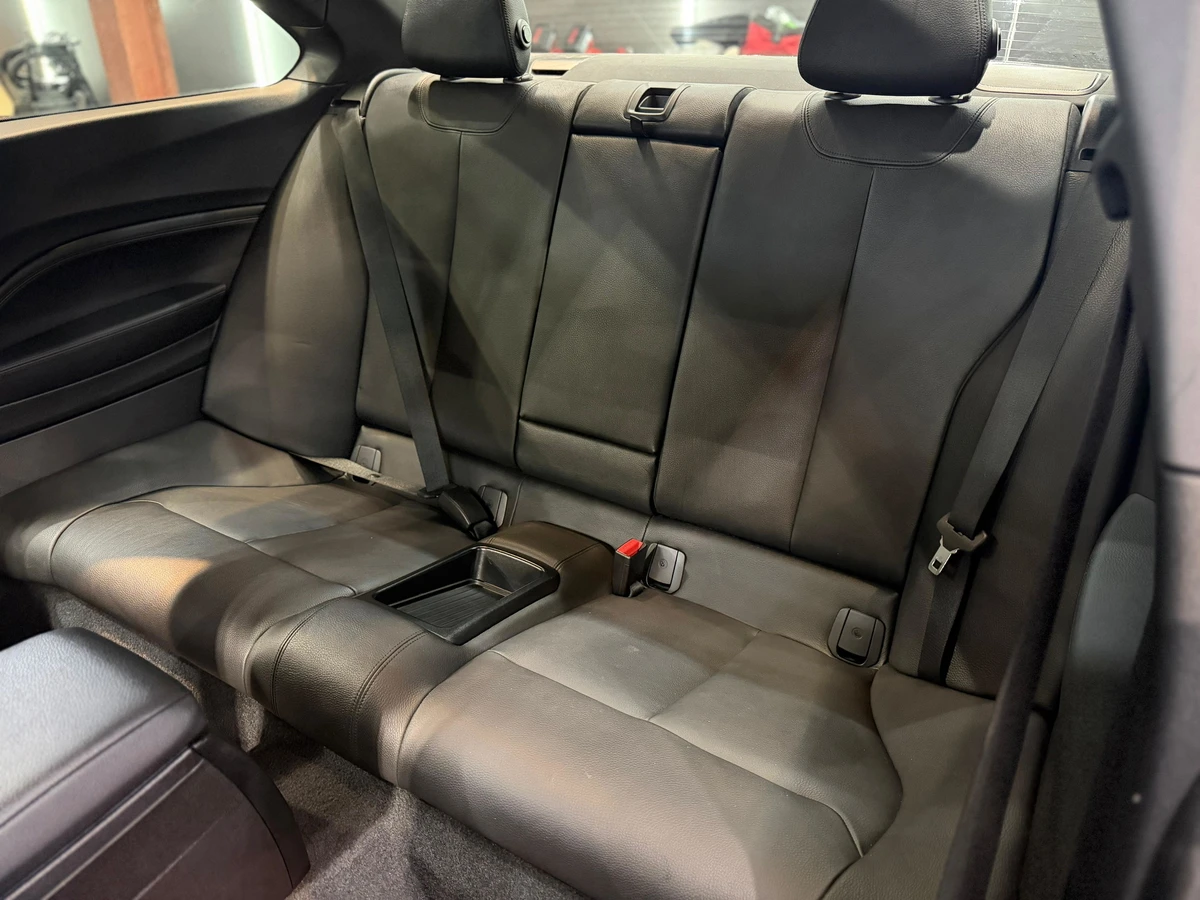 BMW 235 I / M-PACK / HARMAN / ШИБИДАХ, снимка 11 - Автомобили и джипове - 54347487