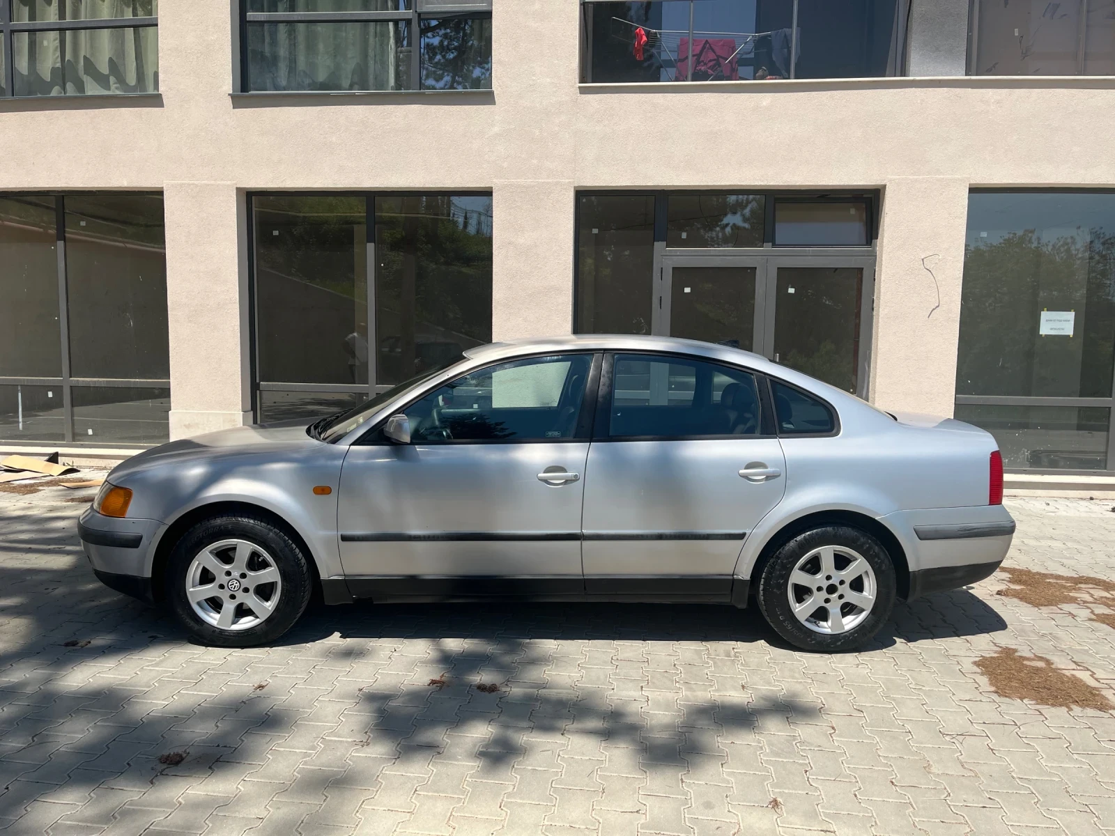 VW Passat, снимка 4 - Автомобили и джипове - 54443998