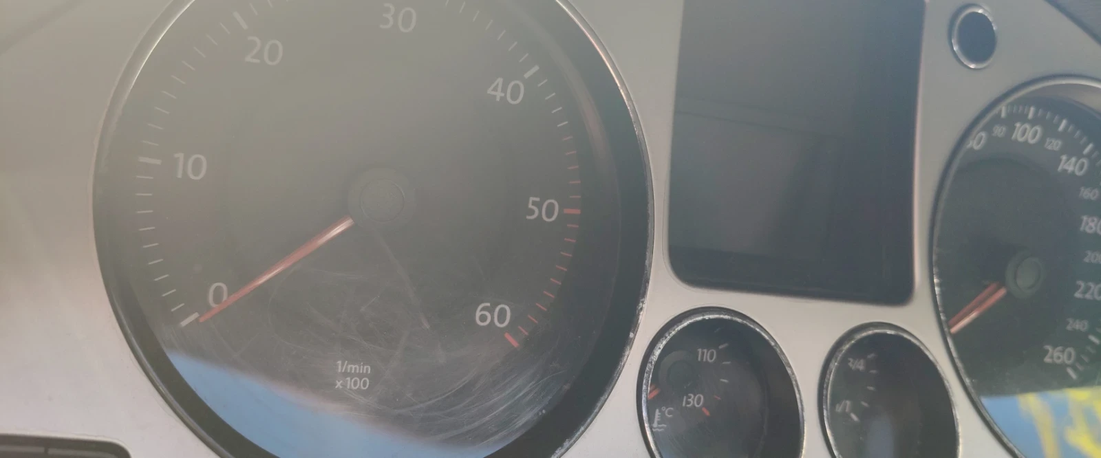 VW Passat 2.0 TDI, снимка 5 - Автомобили и джипове - 54703598