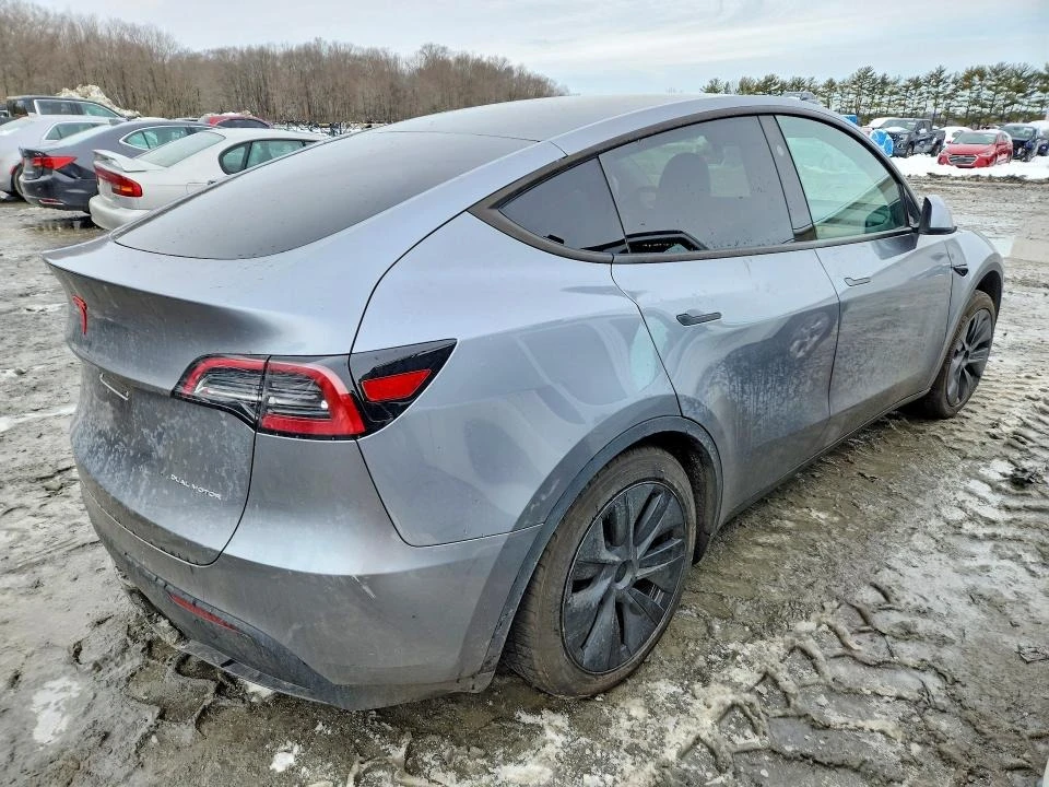 Tesla Model Y, снимка 3 - Автомобили и джипове - 54818839