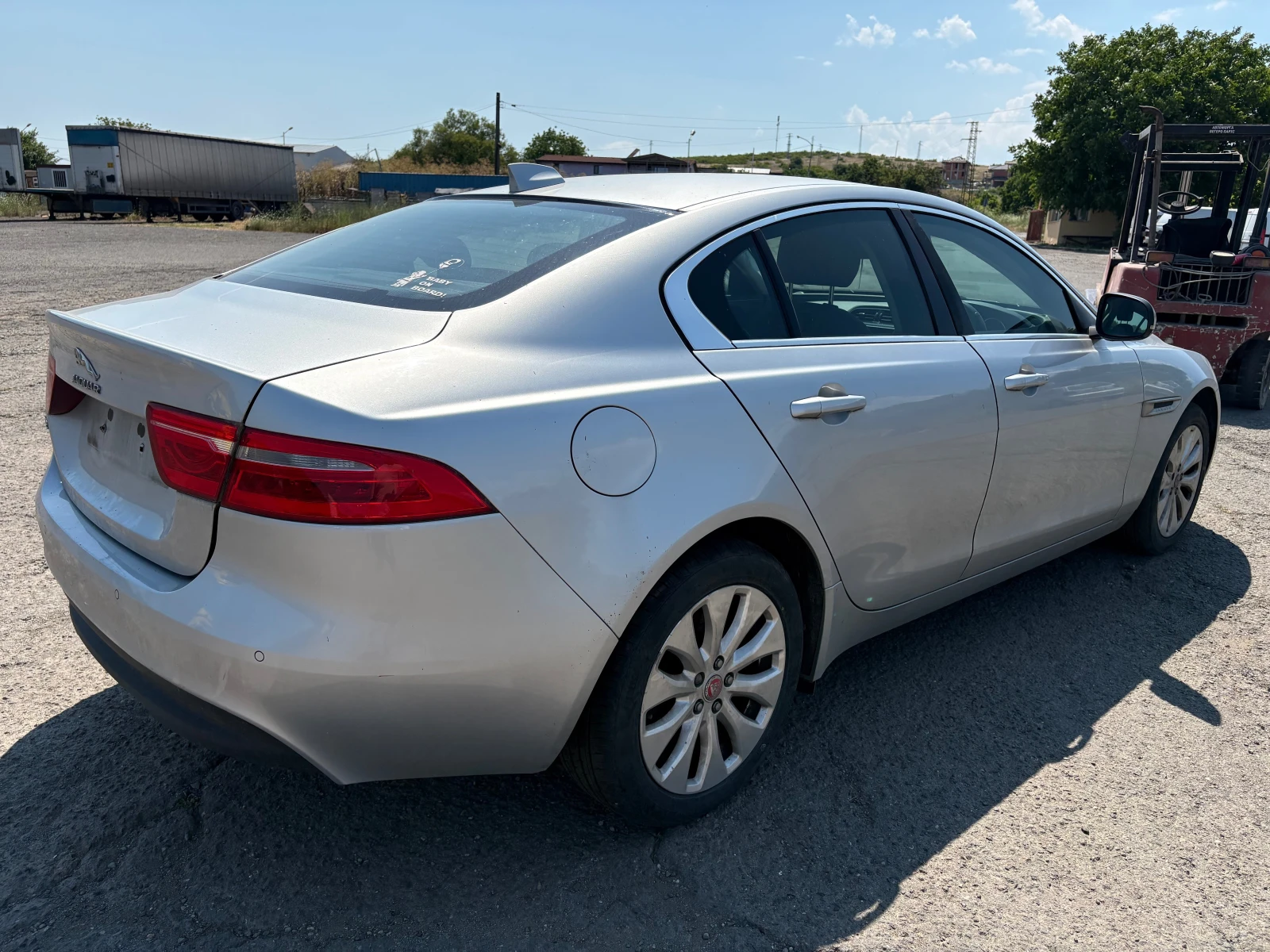 Jaguar XE 2.0d, снимка 3 - Автомобили и джипове - 55084734