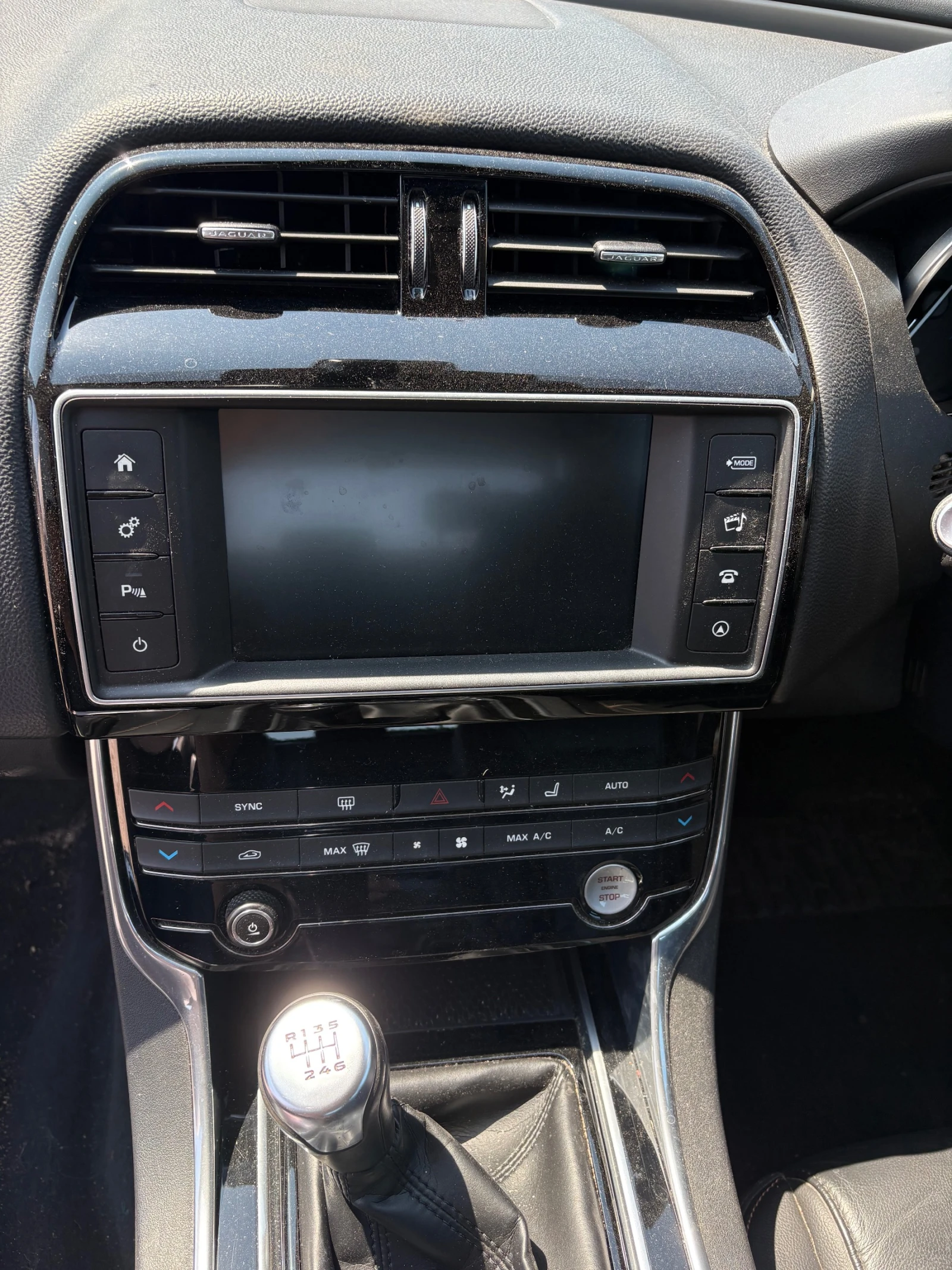 Jaguar XE 2.0d, снимка 6 - Автомобили и джипове - 55084734
