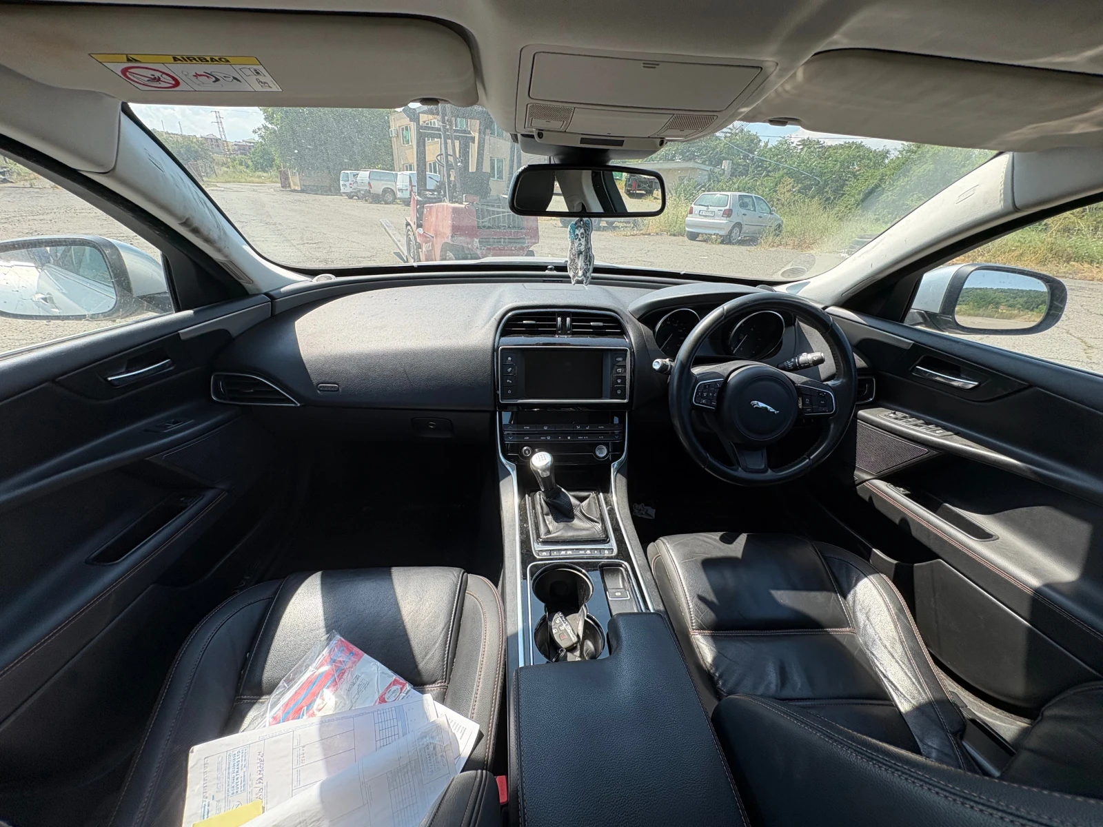 Jaguar XE 2.0d, снимка 5 - Автомобили и джипове - 55084734