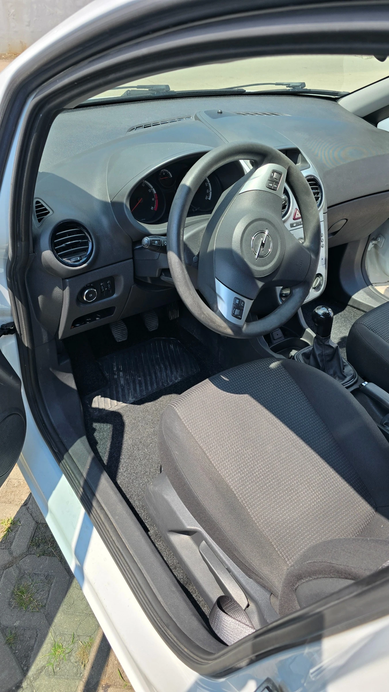 Opel Corsa 1, 2, снимка 5 - Автомобили и джипове - 55360590