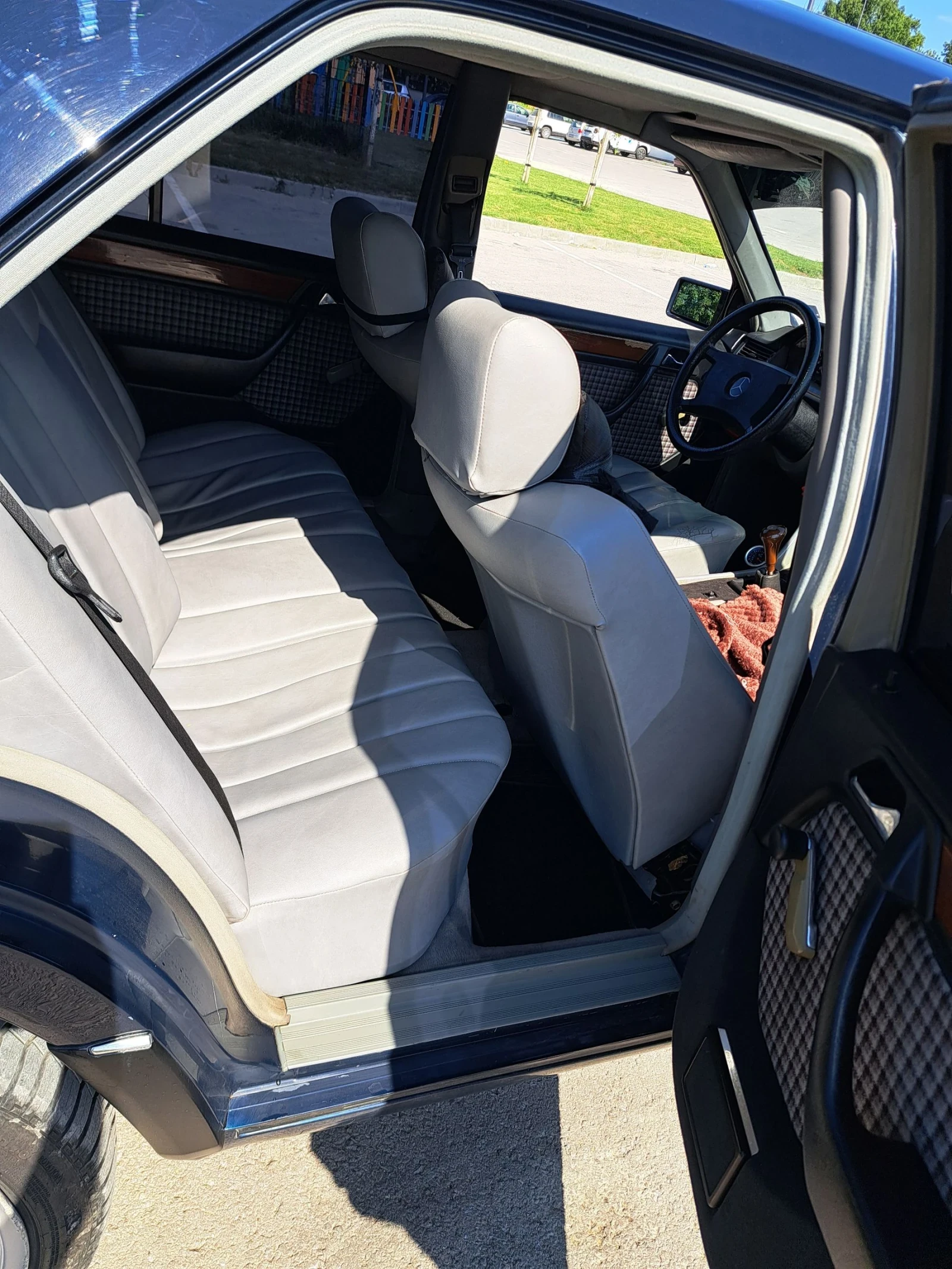 Mercedes-Benz 124 2.5Turbo, снимка 11 - Автомобили и джипове - 55480828