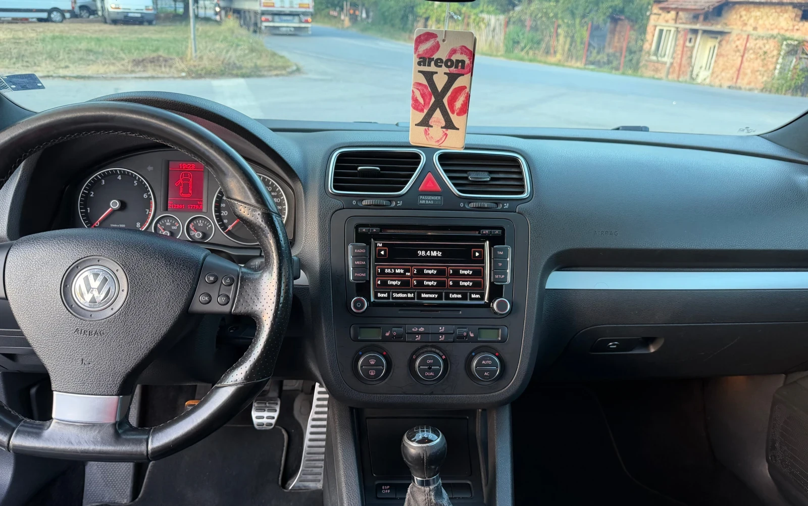 VW Scirocco, снимка 7 - Автомобили и джипове - 55899686