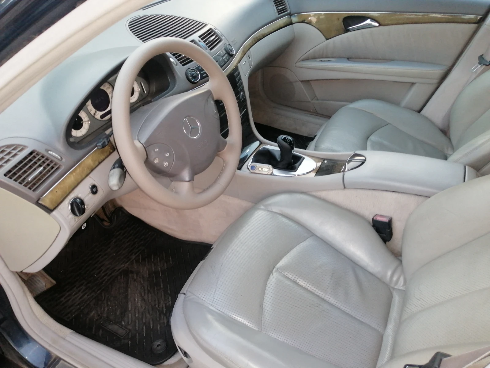 Mercedes-Benz E 220 CDi, снимка 5 - Автомобили и джипове - 56073913