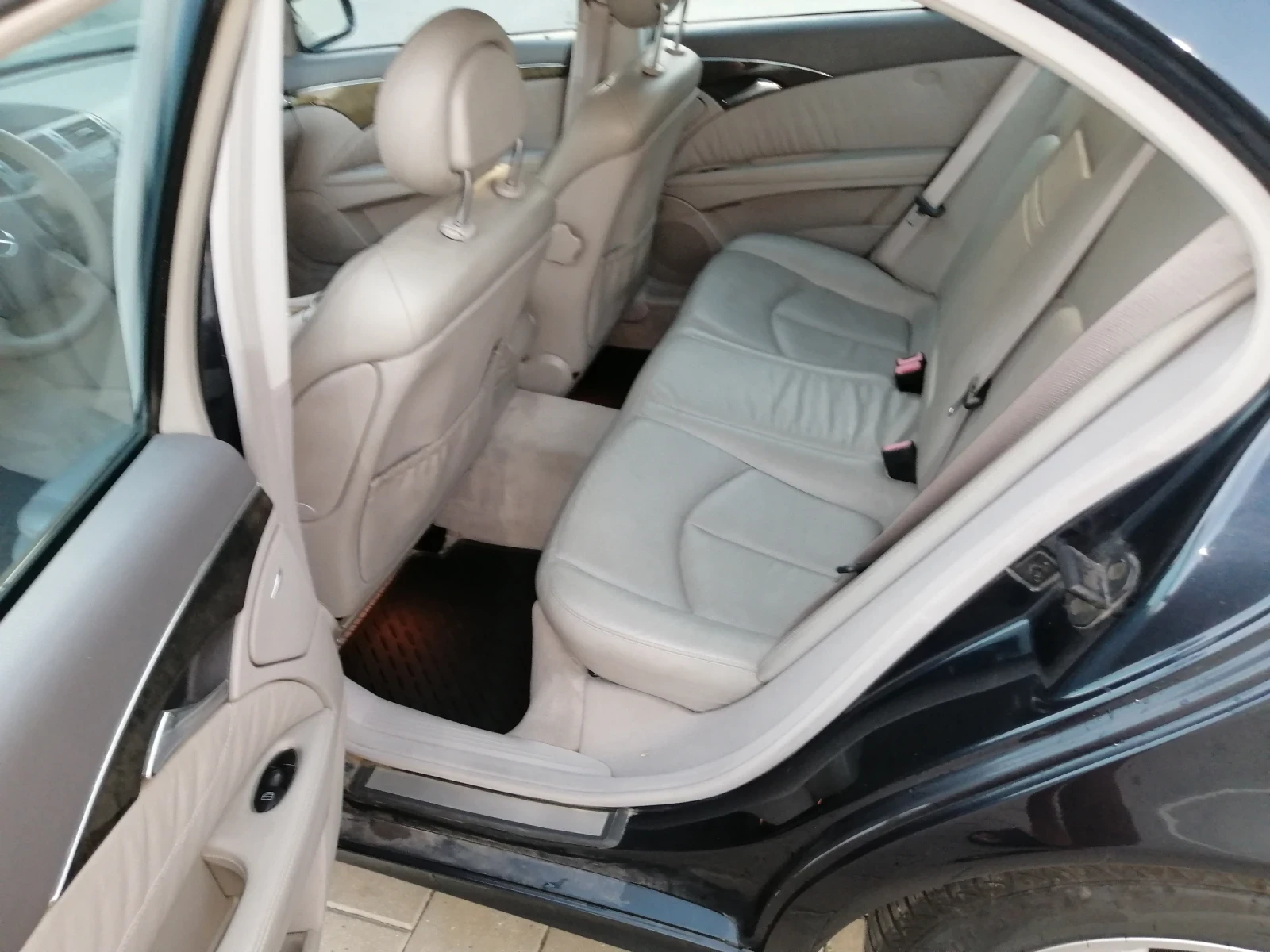 Mercedes-Benz E 220 CDi, снимка 7 - Автомобили и джипове - 56073913