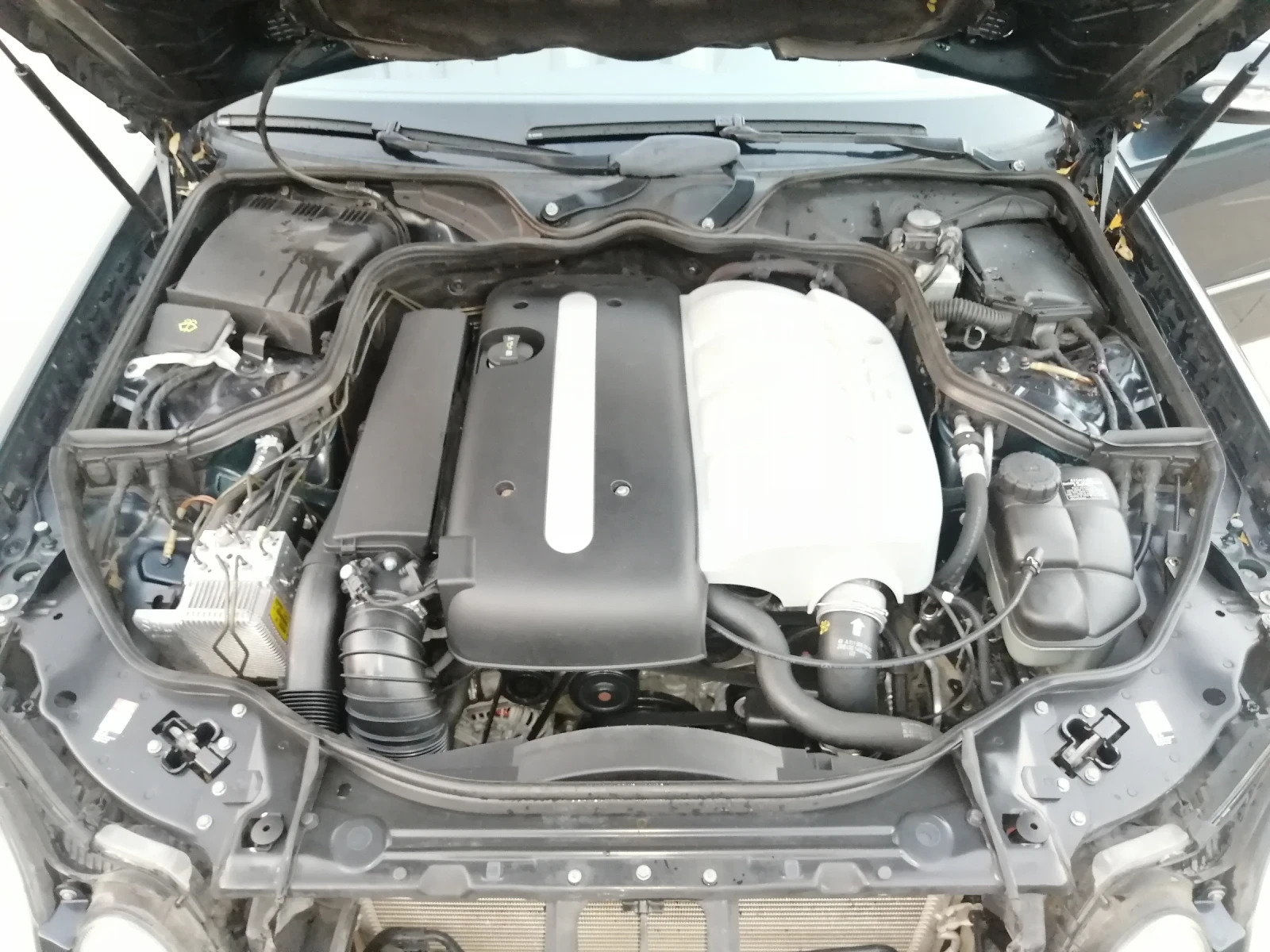 Mercedes-Benz E 220 CDi, снимка 9 - Автомобили и джипове - 56073913