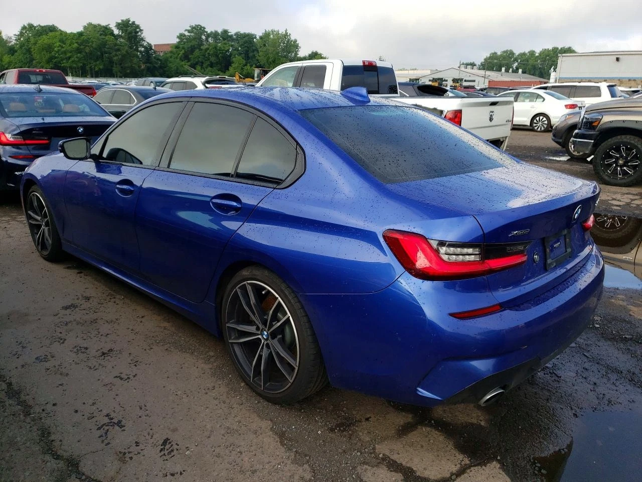 BMW 330 xDrive M SPORT | CARFAX | АВТОКРЕДИТ, снимка 2 - Автомобили и джипове - 56088093