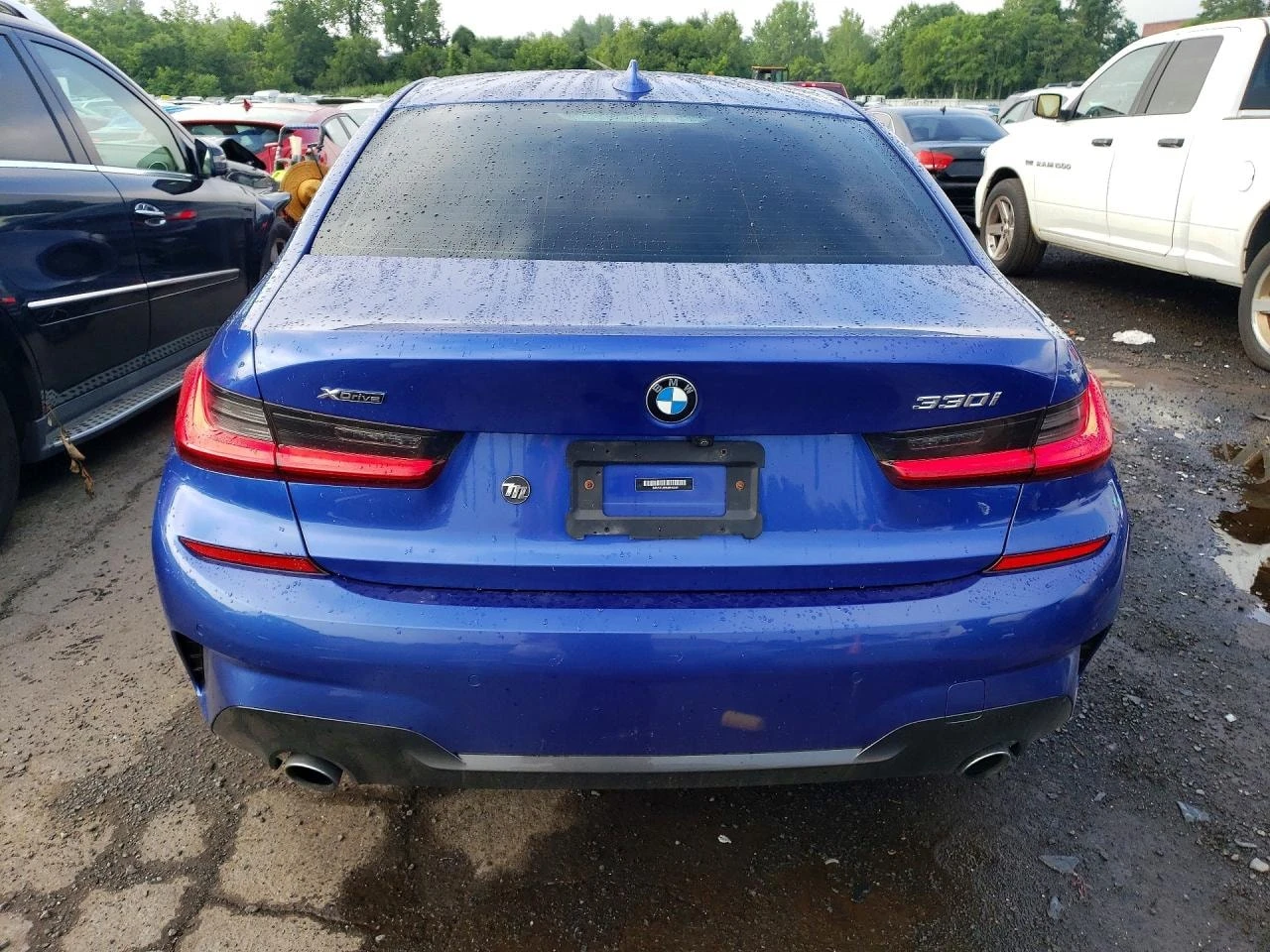 BMW 330 xDrive M SPORT | CARFAX | АВТОКРЕДИТ, снимка 6 - Автомобили и джипове - 56088093