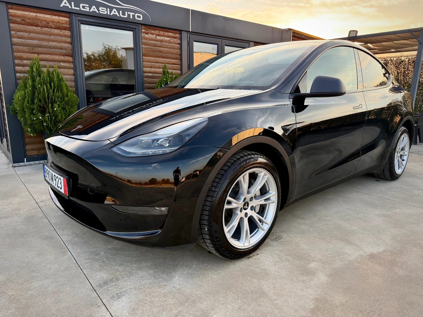Tesla Model Y Dual Motor Long Range, снимка 8 - Автомобили и джипове - 56600002