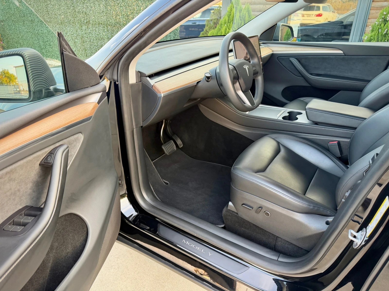 Tesla Model Y Dual Motor Long Range, снимка 9 - Автомобили и джипове - 56600002