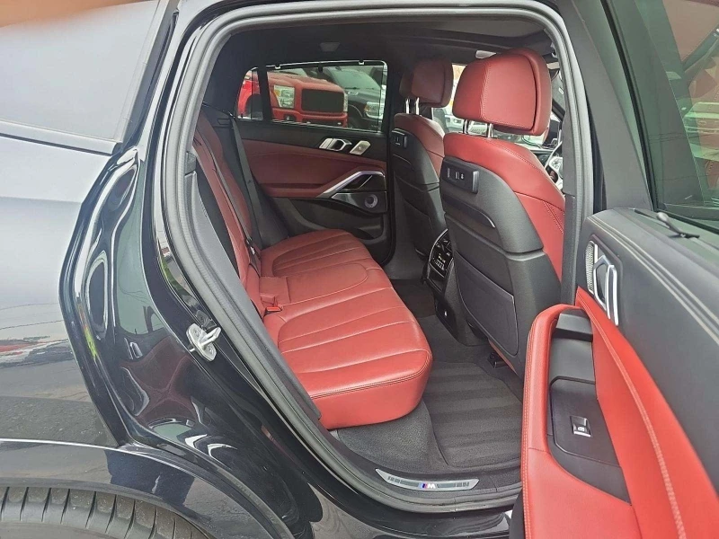 BMW X6 M50I| SKY LOUNGE| BOWERS&WILKINS| LASER| DISTRONIC, снимка 12 - Автомобили и джипове - 53109825