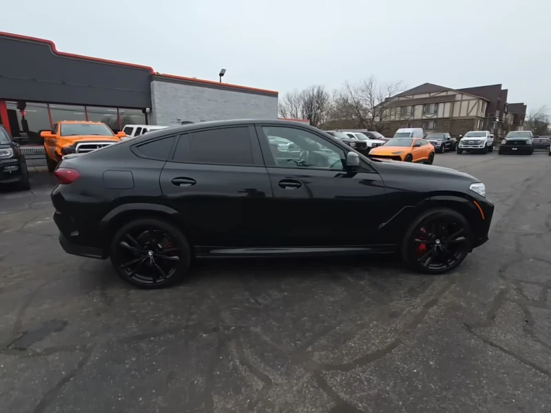 BMW X6 M50I| SKY LOUNGE| BOWERS&WILKINS| LASER| DISTRONIC, снимка 2 - Автомобили и джипове - 53109825