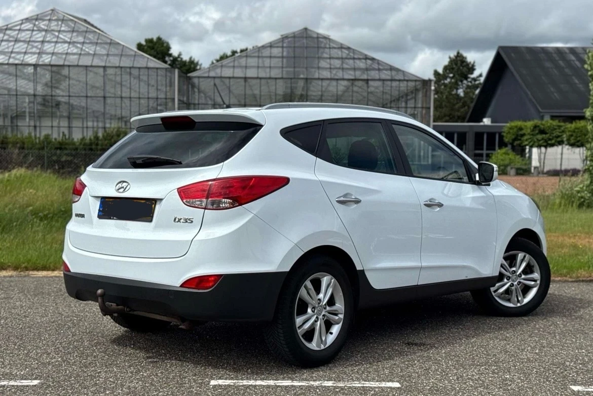 Hyundai IX35 2.0 - изображение 4