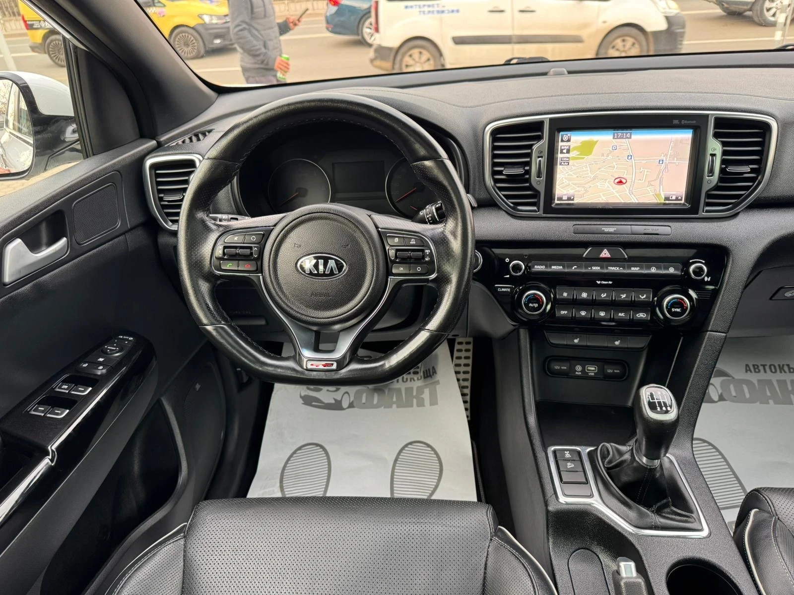 Kia Sportage 2.0CRDi/4x4, снимка 9 - Автомобили и джипове - 53716912