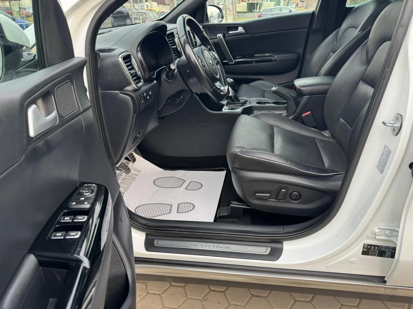 Kia Sportage 2.0CRDi/4x4, снимка 8 - Автомобили и джипове - 53716912