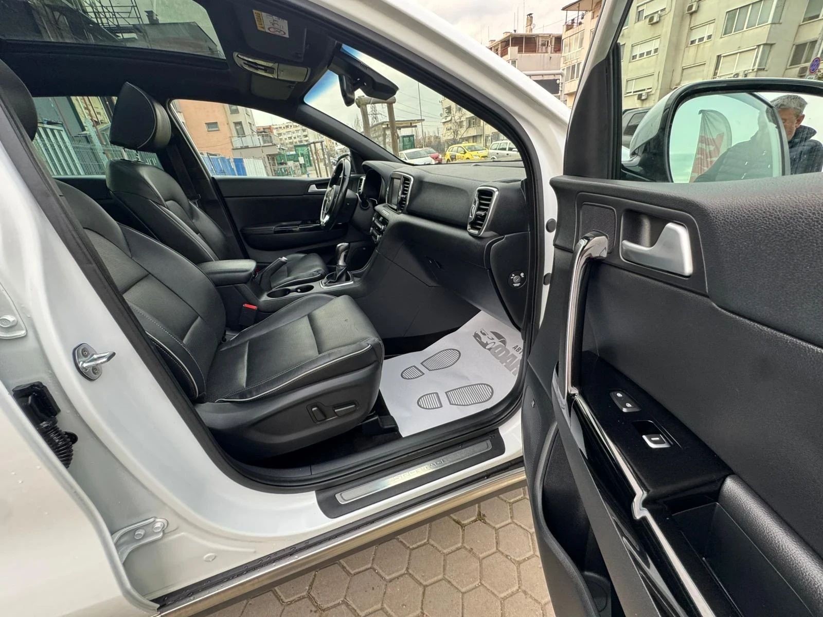 Kia Sportage 2.0CRDi/4x4, снимка 12 - Автомобили и джипове - 53716912