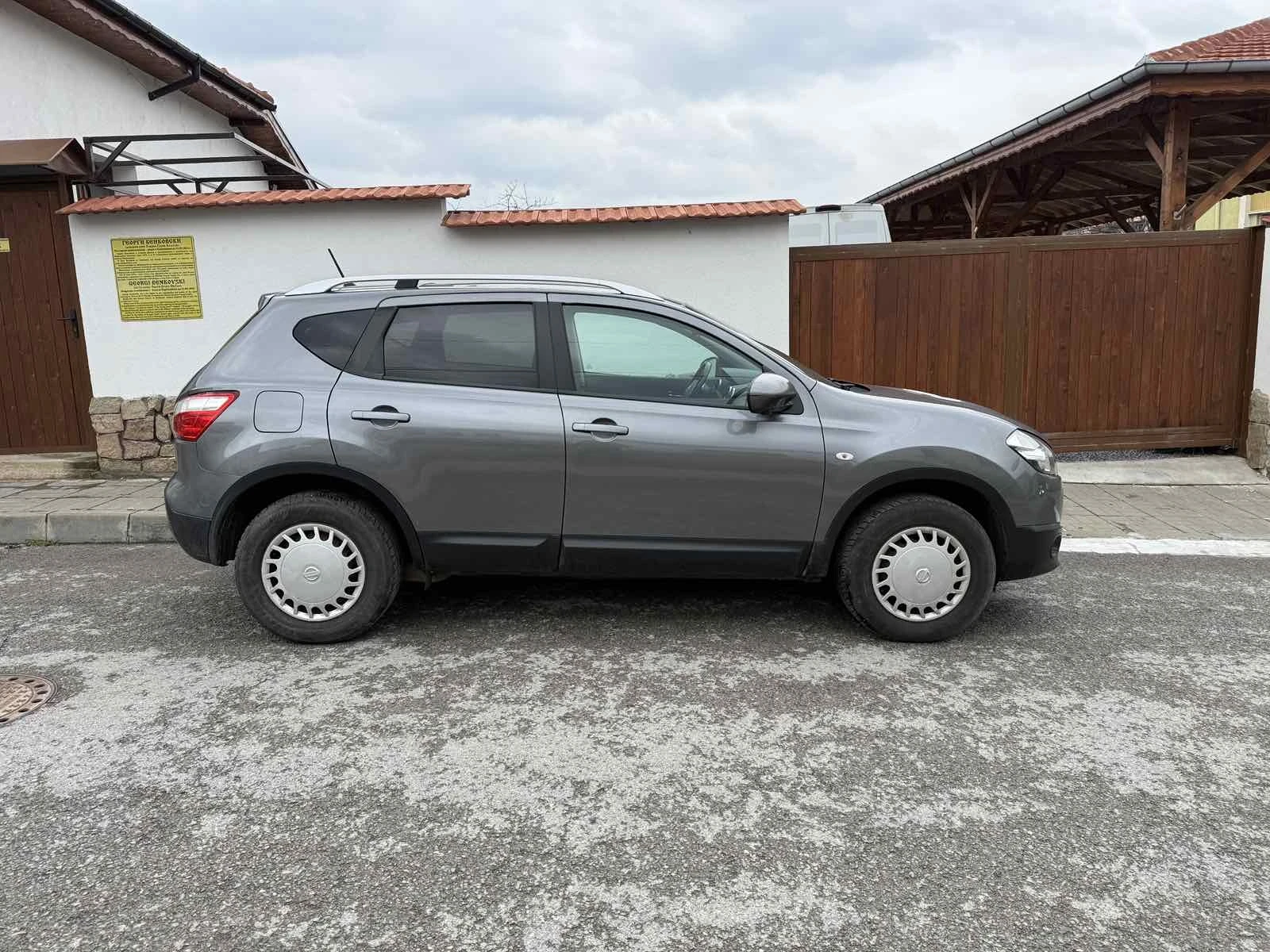 Nissan Qashqai, снимка 8 - Автомобили и джипове - 54733203