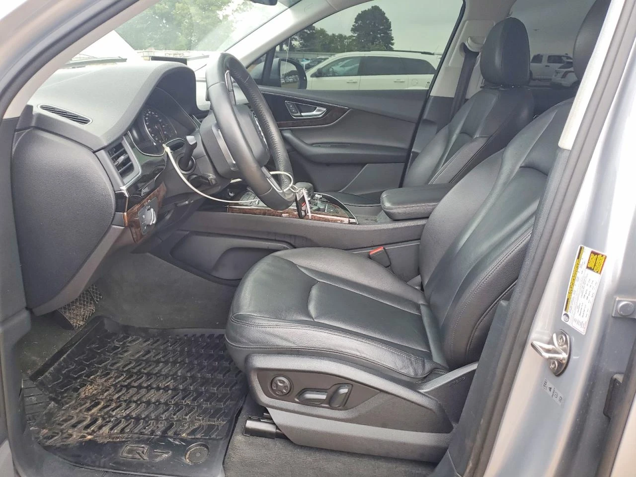 Audi Q7 3.0l Premium, снимка 7 - Автомобили и джипове - 54919589
