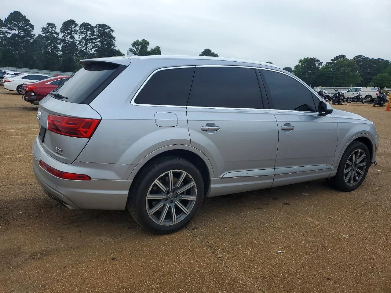 Audi Q7 3.0l Premium, снимка 3 - Автомобили и джипове - 54919589