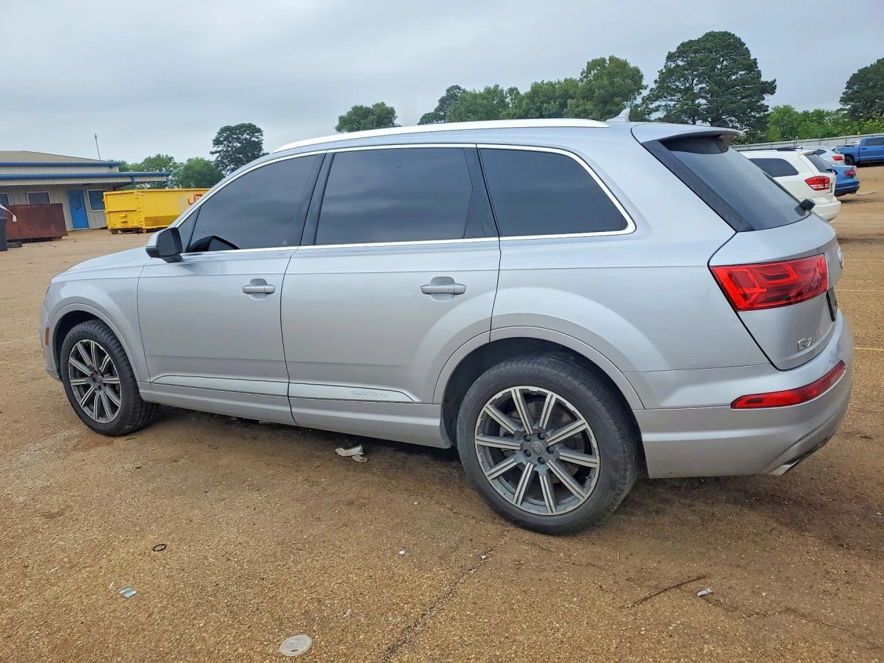 Audi Q7 3.0l Premium, снимка 2 - Автомобили и джипове - 54919589