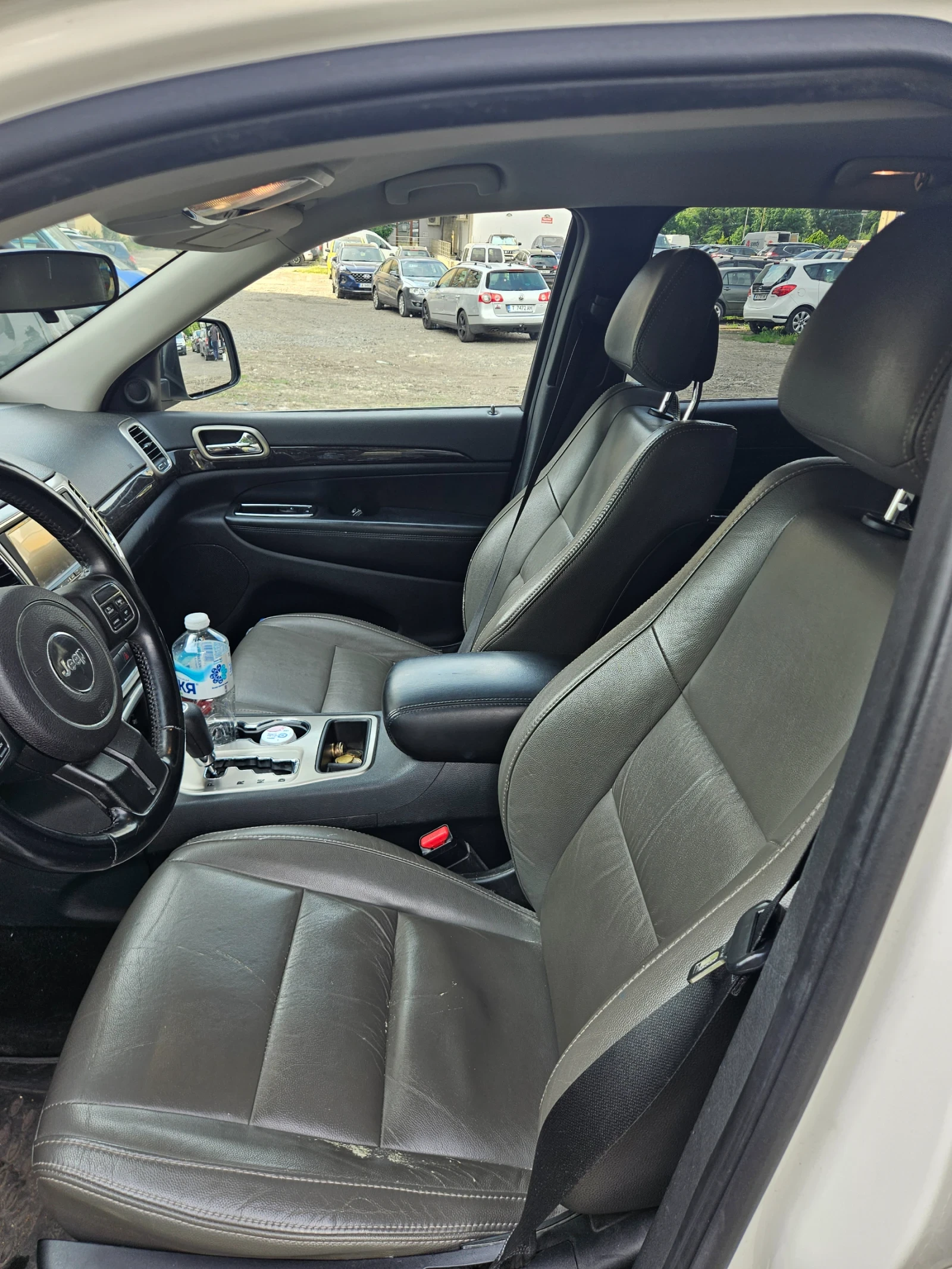 Jeep Grand cherokee Laredo , снимка 8 - Автомобили и джипове - 54923431