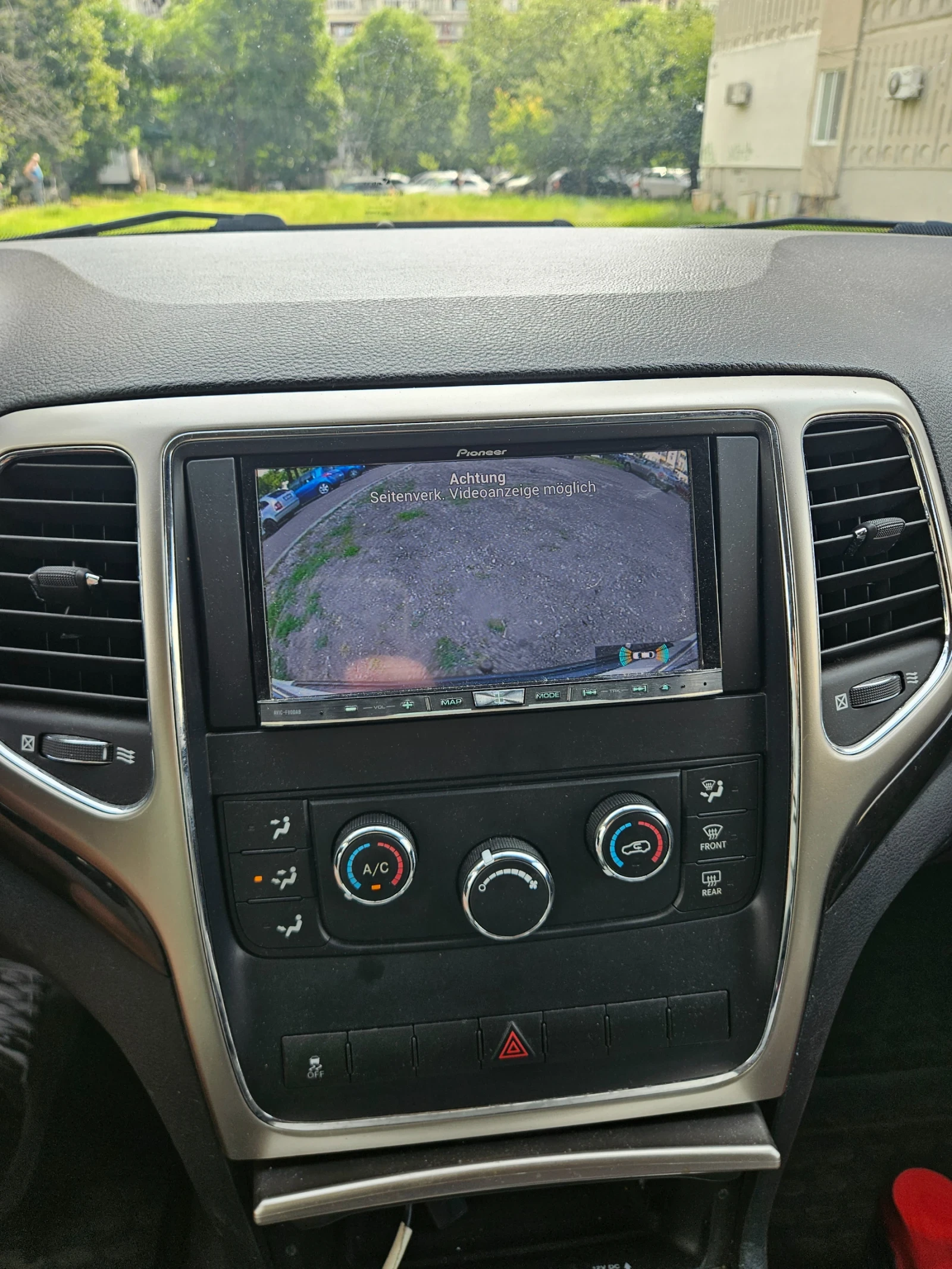 Jeep Grand cherokee Laredo , снимка 6 - Автомобили и джипове - 54923431