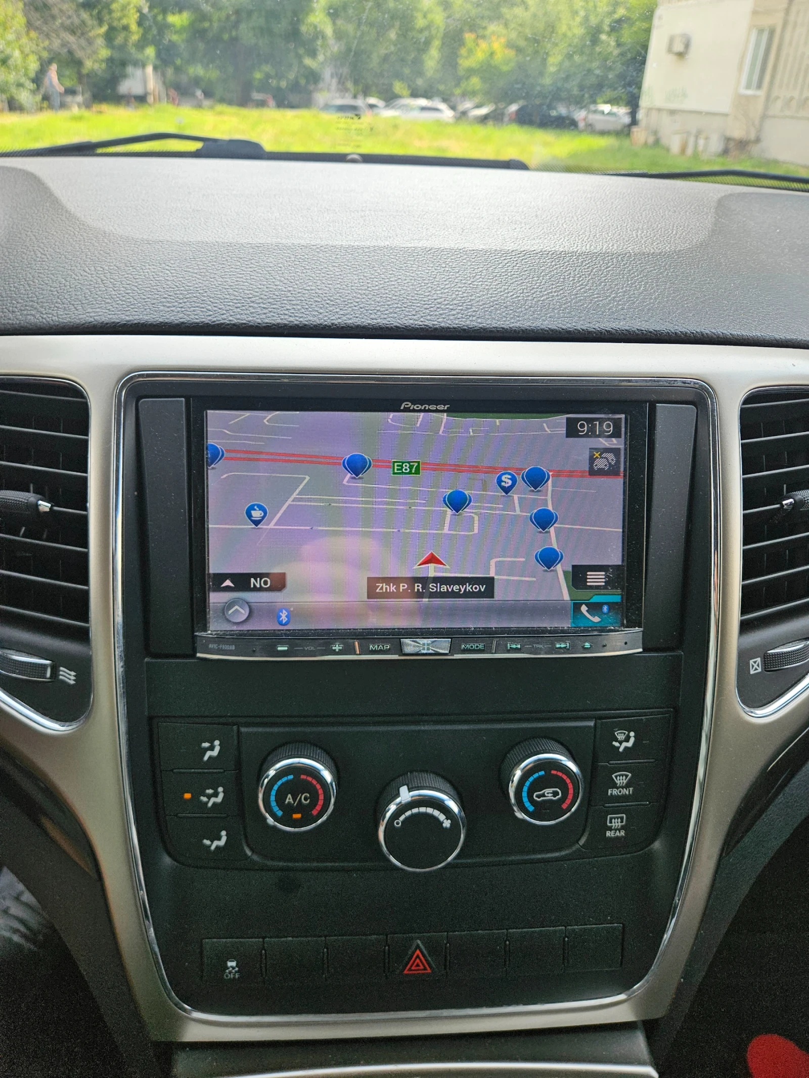 Jeep Grand cherokee Laredo , снимка 9 - Автомобили и джипове - 54923431