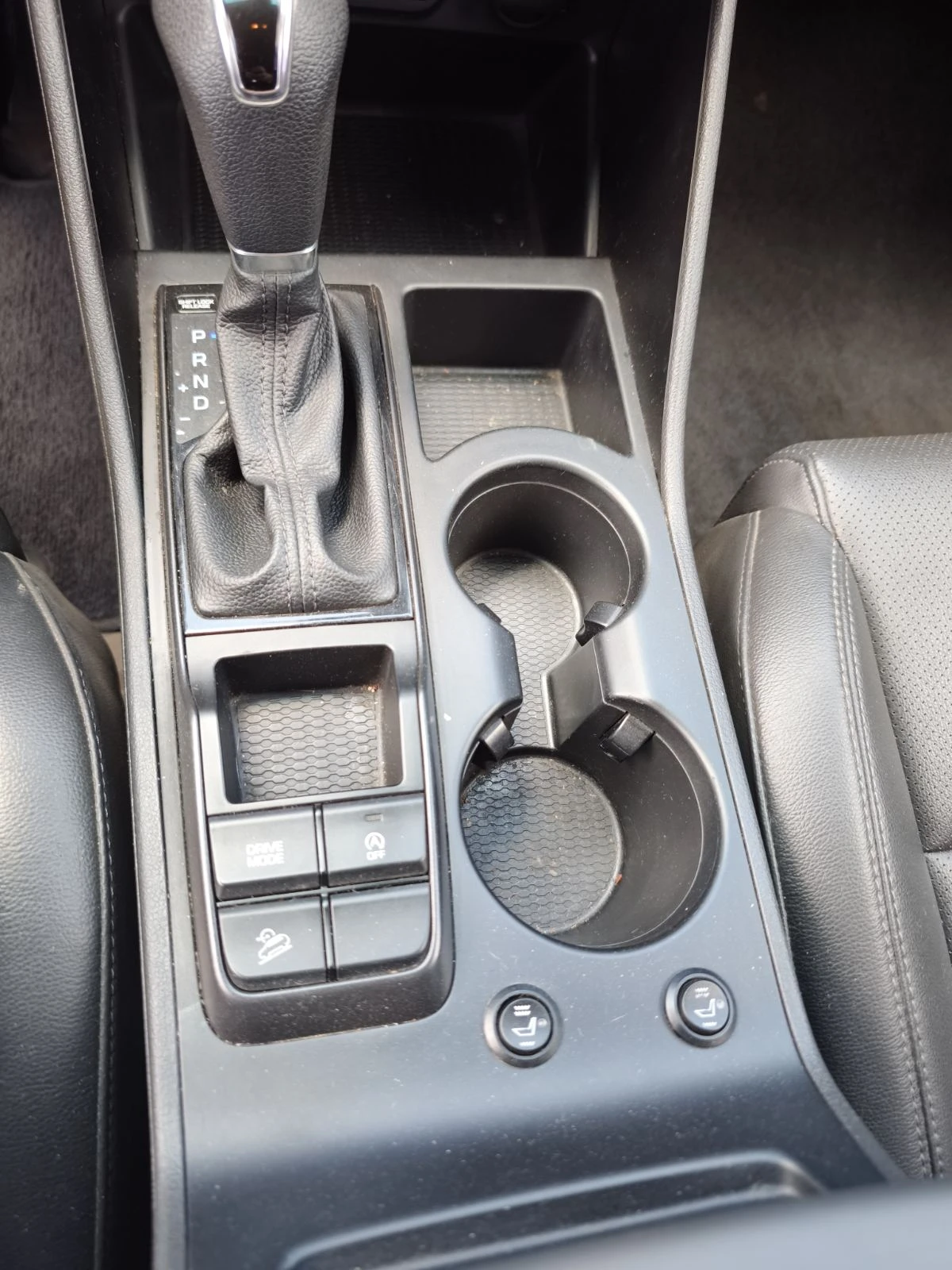 Hyundai Tucson 2.0 CRDI  185K   8 Скорости 4х4 HTRAC , снимка 14 - Автомобили и джипове - 55107672