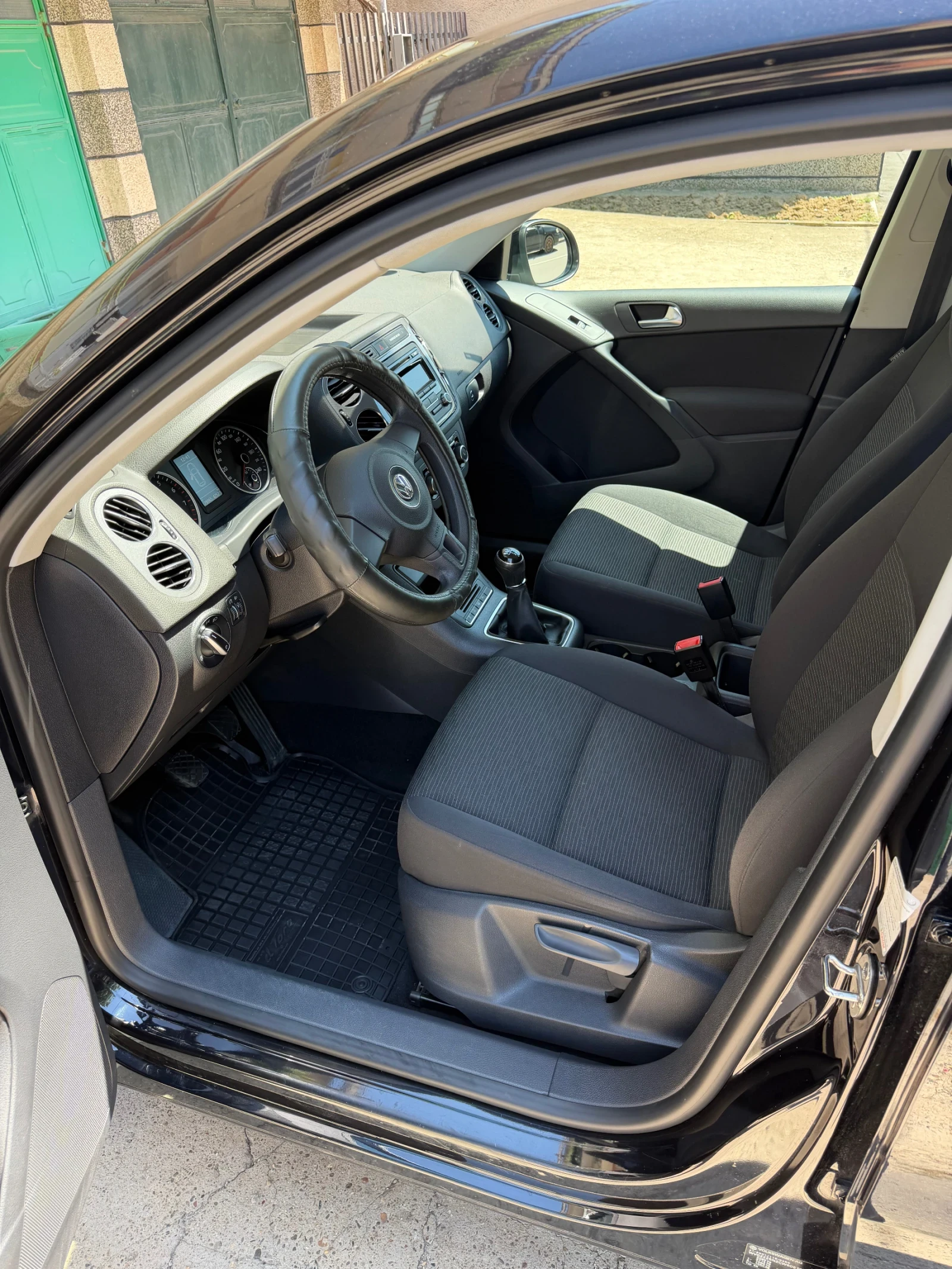 VW Tiguan, снимка 11 - Автомобили и джипове - 55248728